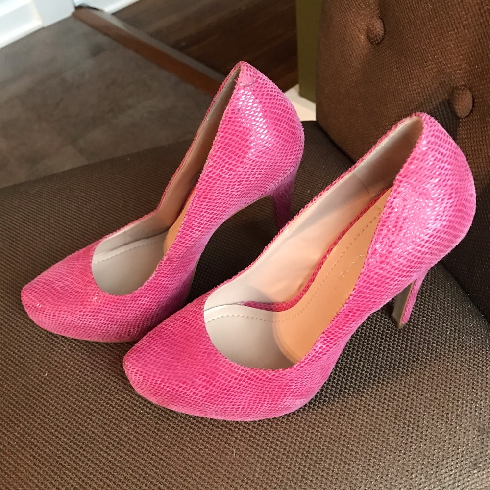 Lightly used BCBGeneration pink suede heels.